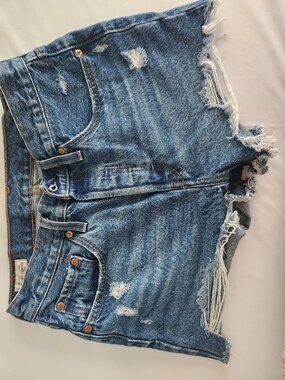 Levi’s Women's Mid-Rise Cut-Off Micro Shorts ✨